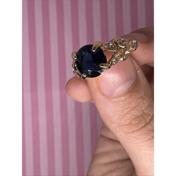 Size 5.5 Princess Ring – Gold Tone Faux Sapphire & CZ Bling, Y2K Girly Glam - Picture 4 of 6